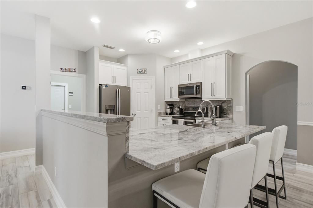 For Sale: $469,999 (3 beds, 2 baths, 1921 Square Feet)