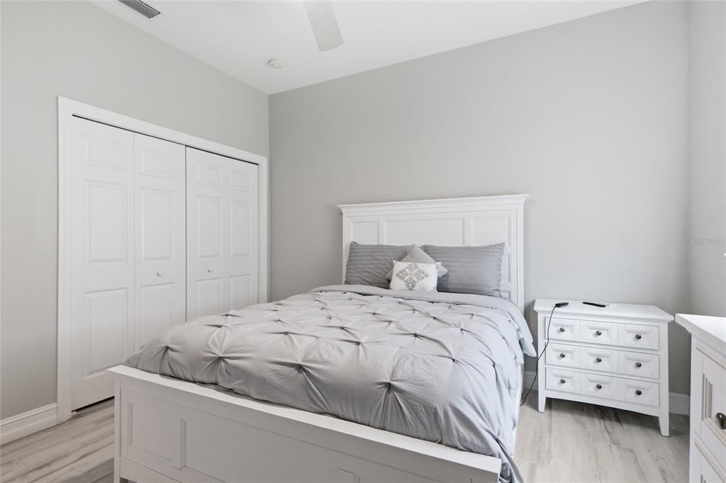 For Sale: $469,999 (3 beds, 2 baths, 1921 Square Feet)
