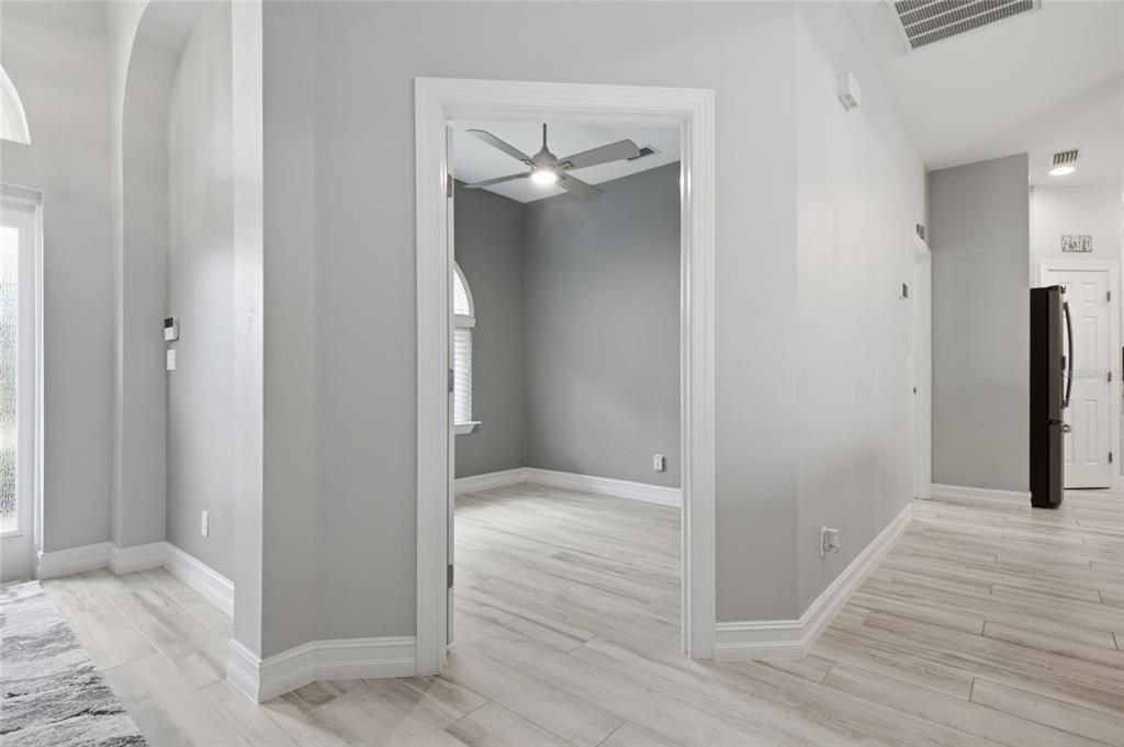 For Sale: $469,999 (3 beds, 2 baths, 1921 Square Feet)