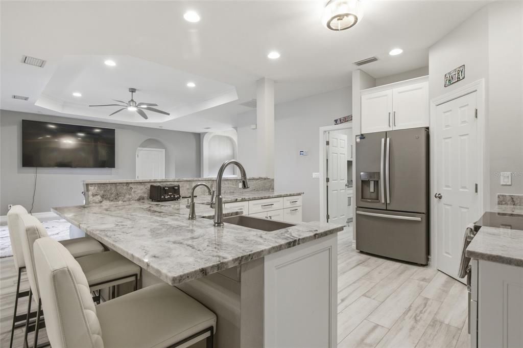 For Sale: $469,999 (3 beds, 2 baths, 1921 Square Feet)