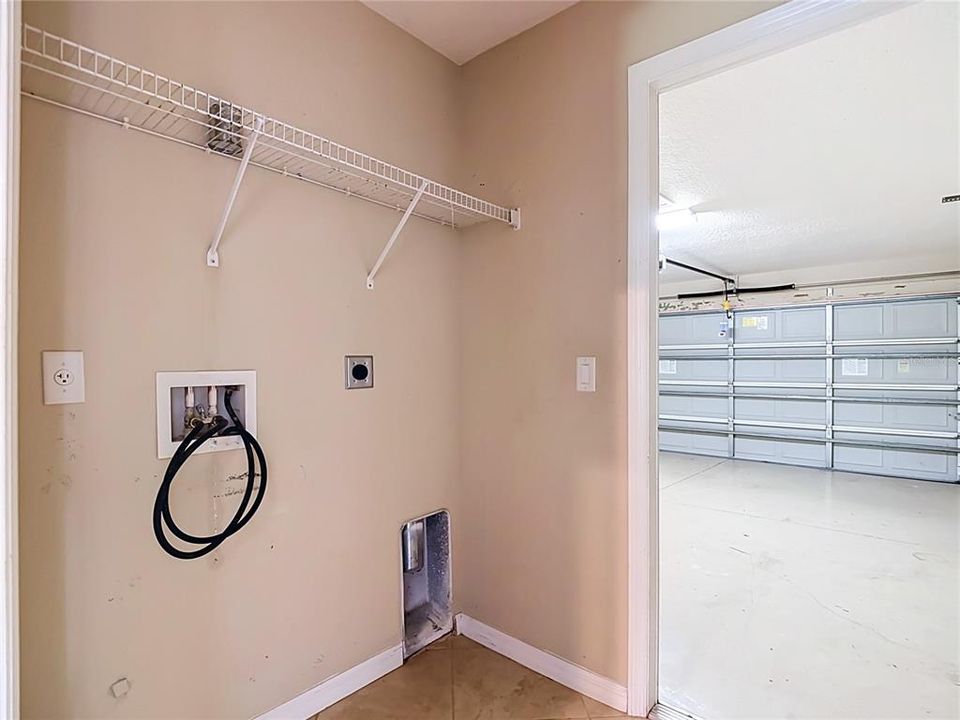 For Sale: $265,000 (3 beds, 2 baths, 1442 Square Feet)
