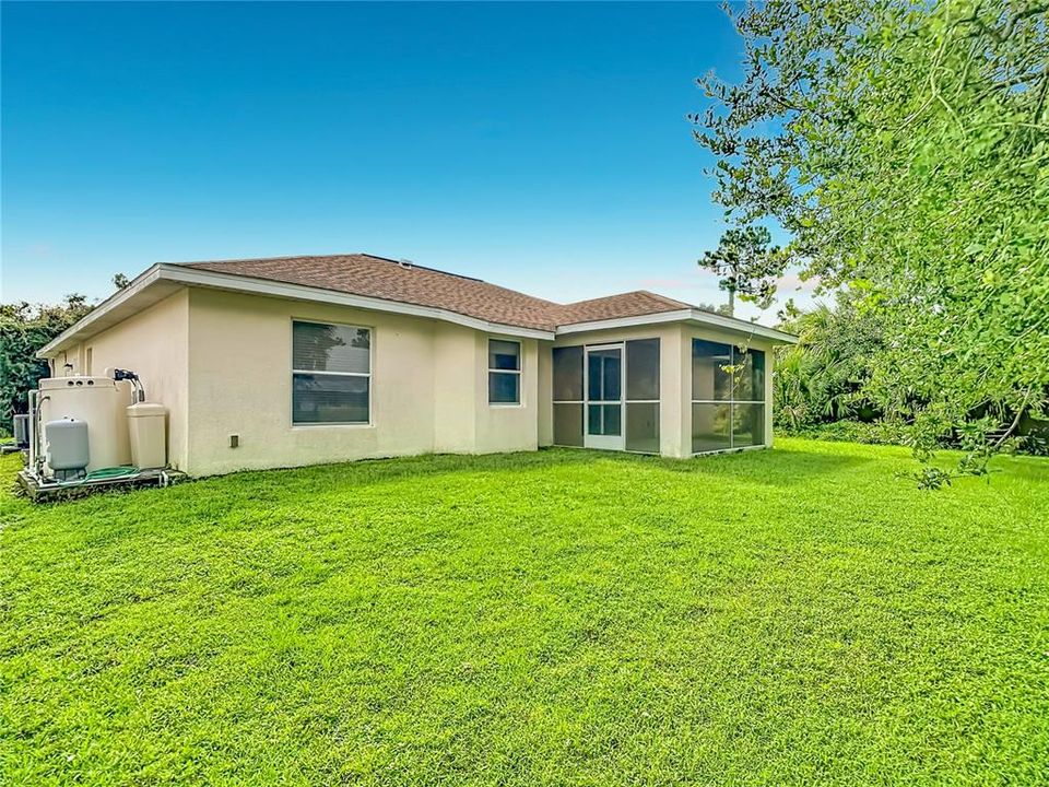 For Sale: $265,000 (3 beds, 2 baths, 1442 Square Feet)