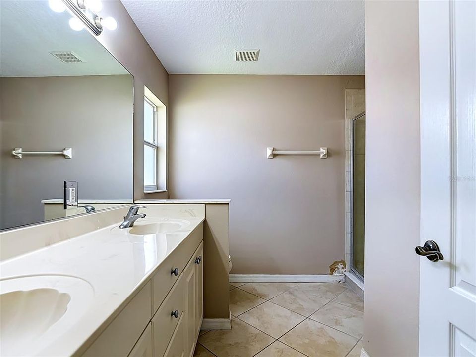 For Sale: $265,000 (3 beds, 2 baths, 1442 Square Feet)