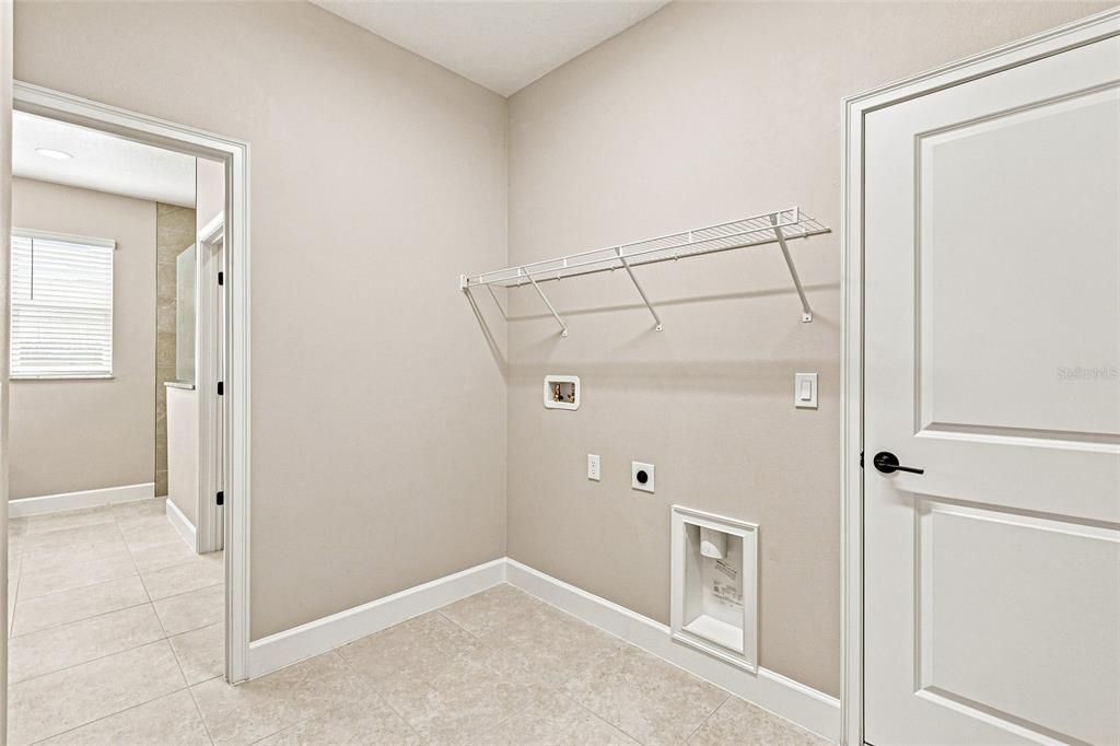 For Sale: $388,500 (3 beds, 2 baths, 1964 Square Feet)