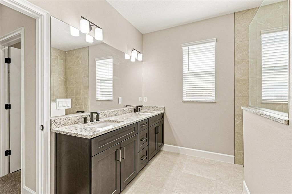 For Sale: $388,500 (3 beds, 2 baths, 1964 Square Feet)