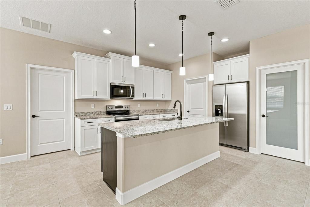 For Sale: $388,500 (3 beds, 2 baths, 1964 Square Feet)