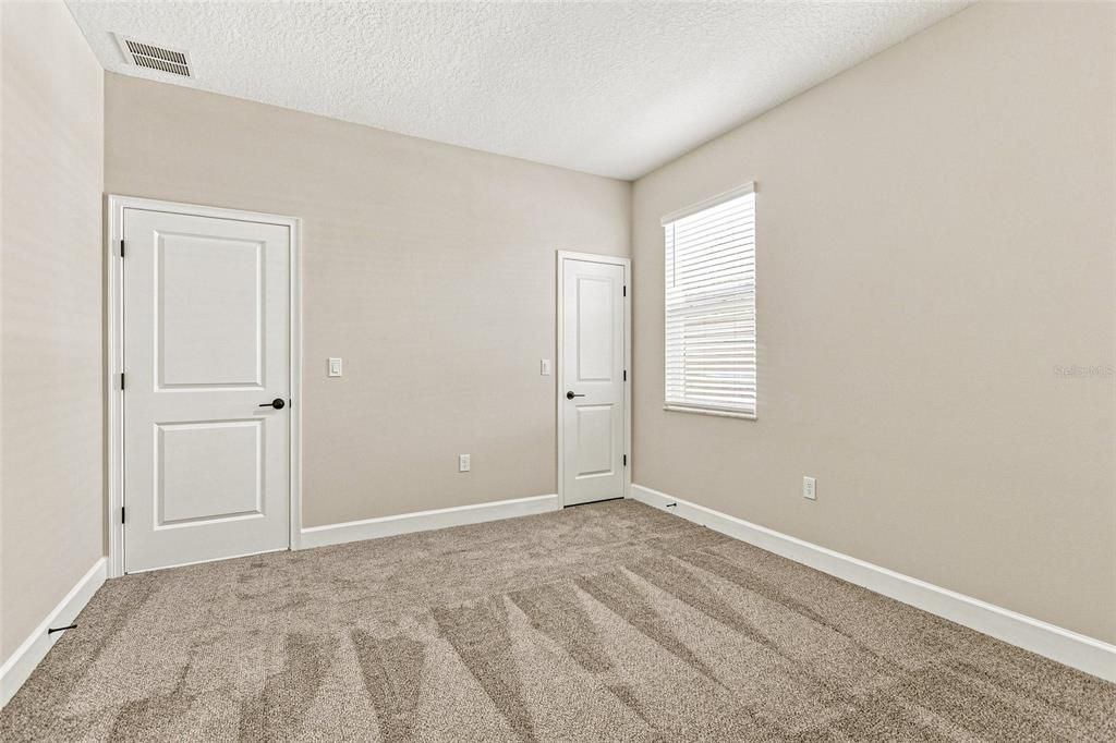 For Sale: $388,500 (3 beds, 2 baths, 1964 Square Feet)