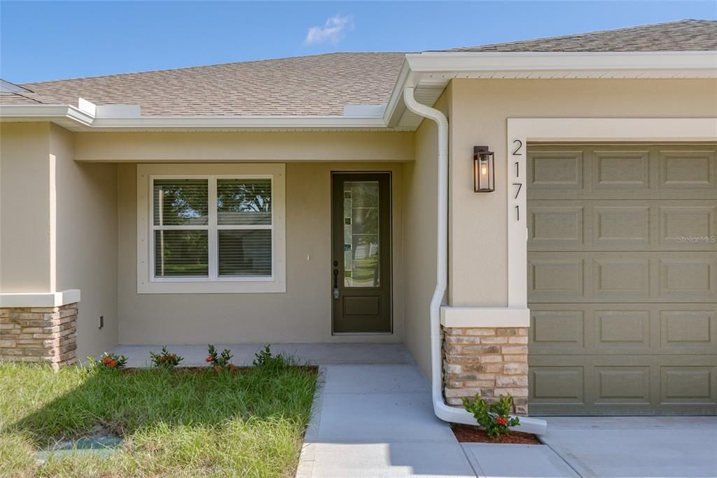 For Sale: $388,500 (3 beds, 2 baths, 1964 Square Feet)