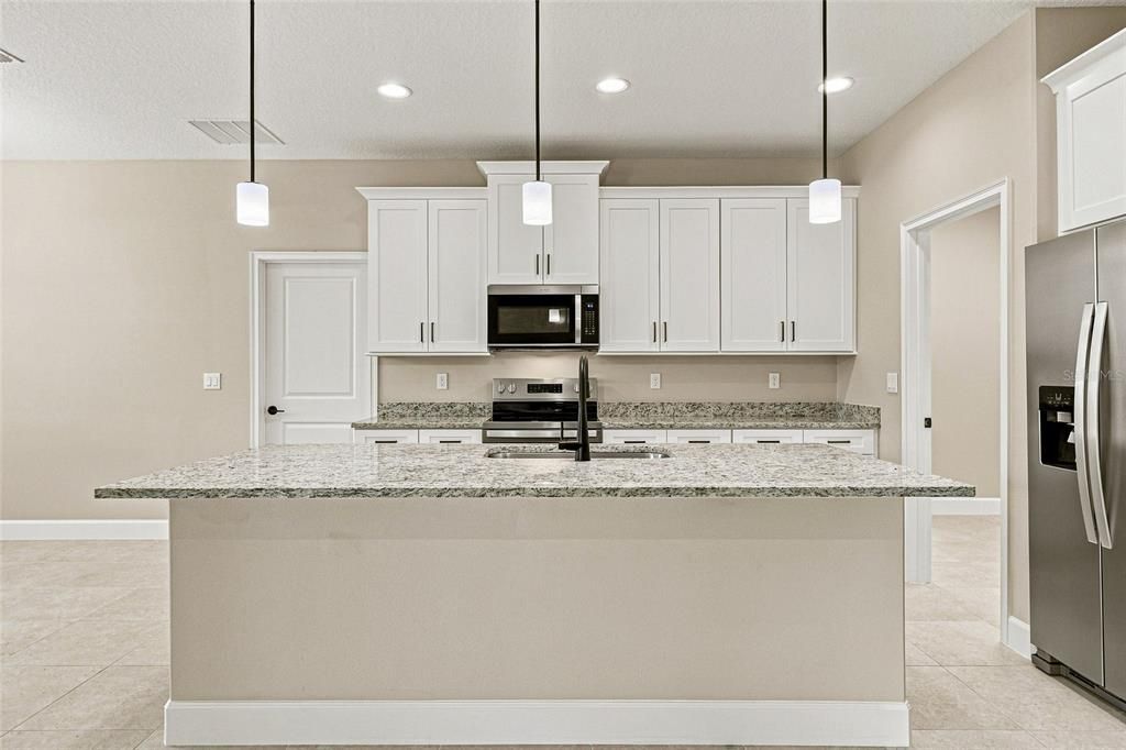 For Sale: $388,500 (3 beds, 2 baths, 1964 Square Feet)