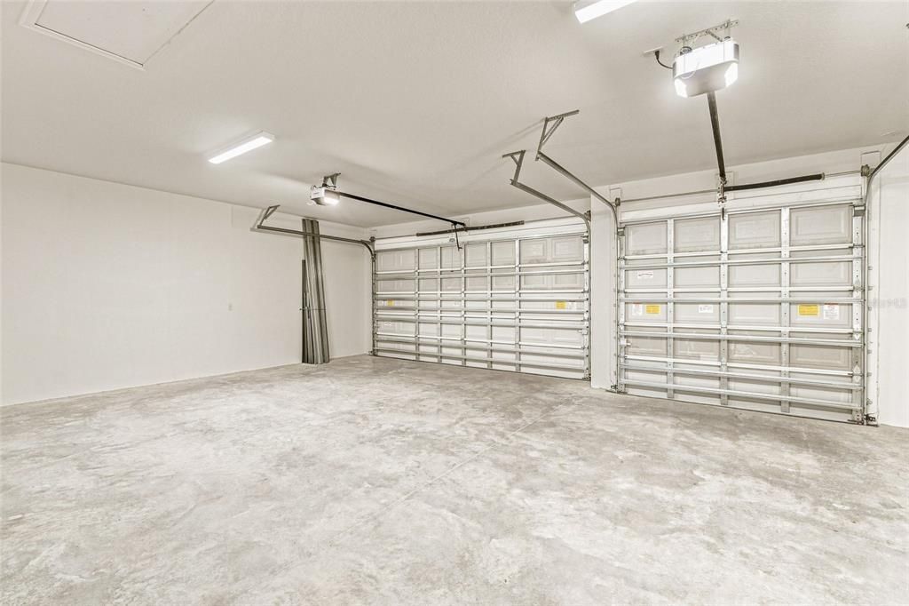 For Sale: $388,500 (3 beds, 2 baths, 1964 Square Feet)