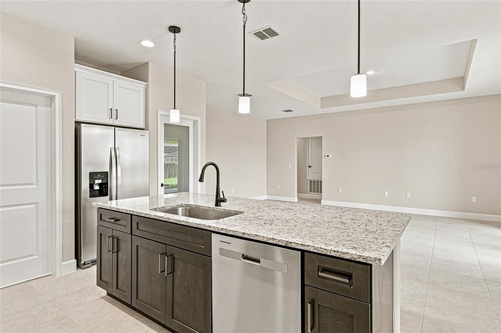 For Sale: $388,500 (3 beds, 2 baths, 1964 Square Feet)