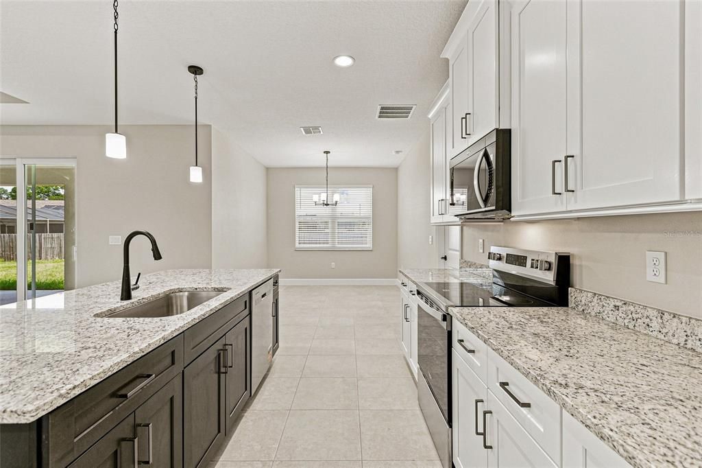 For Sale: $388,500 (3 beds, 2 baths, 1964 Square Feet)