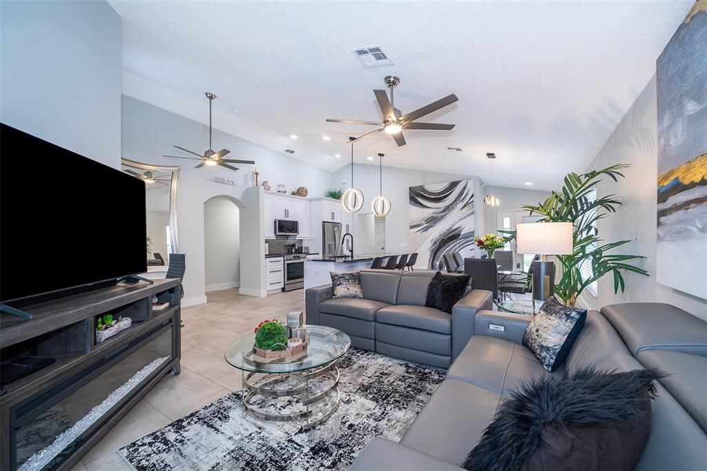 For Sale: $525,000 (4 beds, 3 baths, 1567 Square Feet)