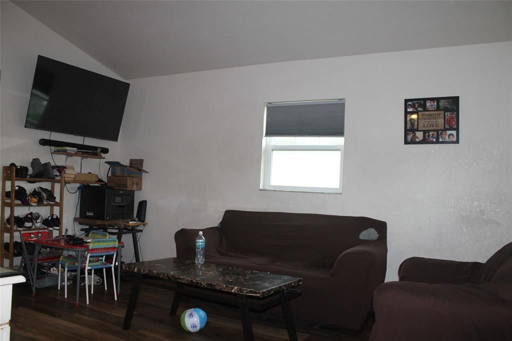 For Sale: $175,000 (3 beds, 2 baths, 1000 Square Feet)