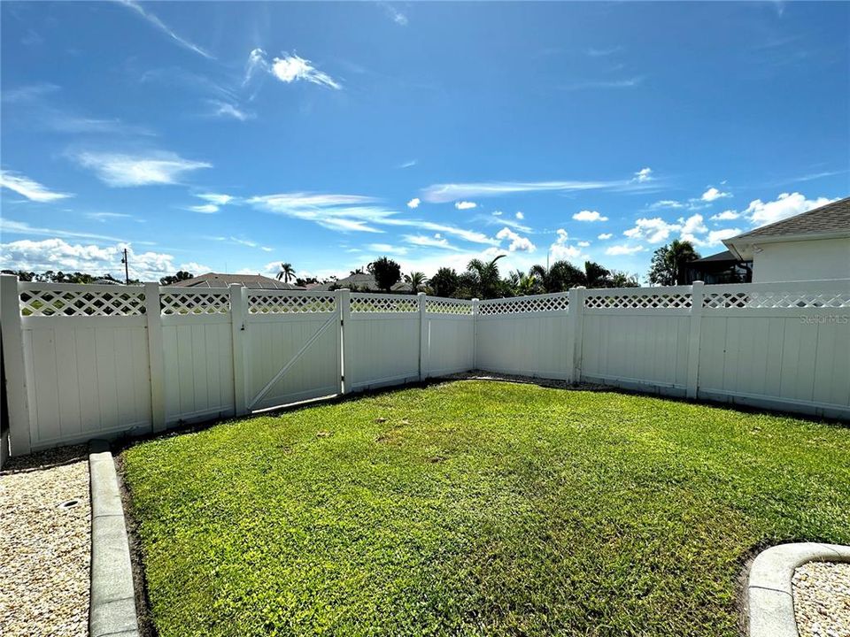For Sale: $549,900 (3 beds, 2 baths, 1776 Square Feet)