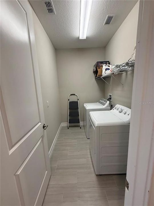 For Rent: $2,850 (3 beds, 2 baths, 2047 Square Feet)