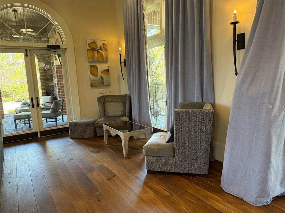 For Rent: $2,850 (3 beds, 2 baths, 2047 Square Feet)
