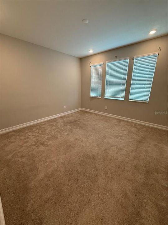 For Rent: $2,850 (3 beds, 2 baths, 2047 Square Feet)