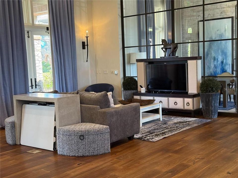 For Rent: $2,850 (3 beds, 2 baths, 2047 Square Feet)