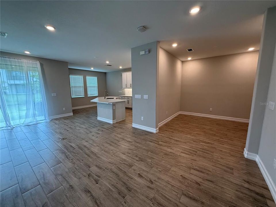 For Rent: $2,850 (3 beds, 2 baths, 2047 Square Feet)
