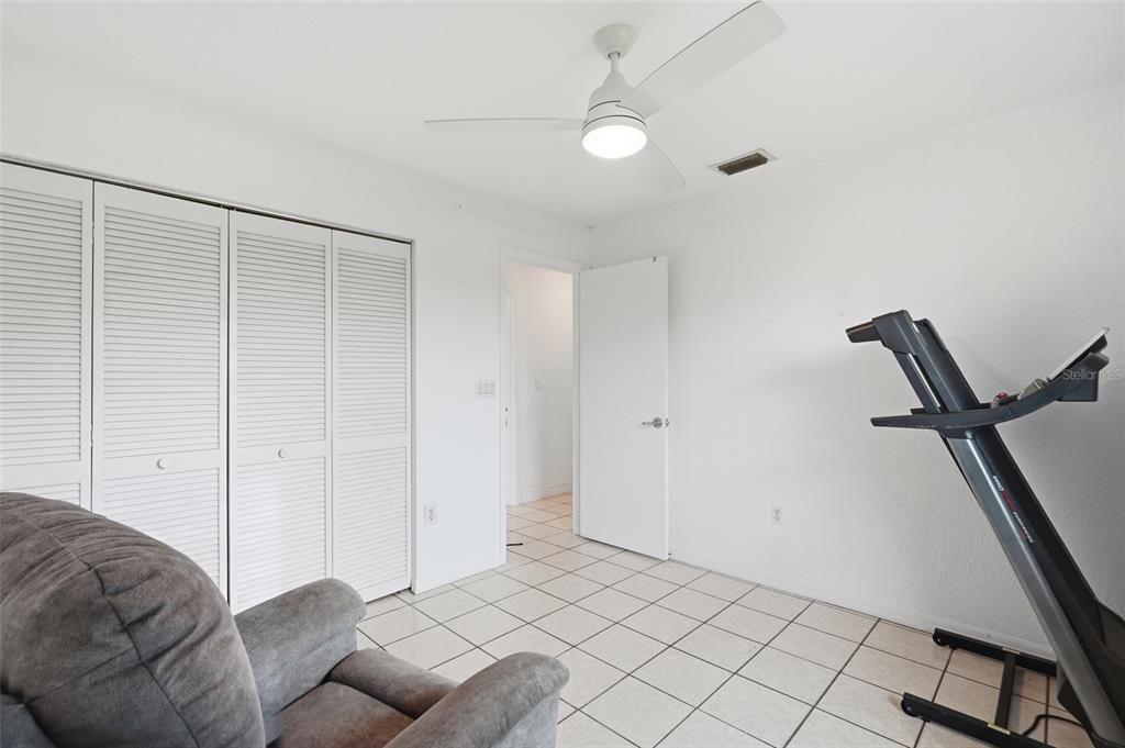 For Sale: $275,000 (2 beds, 2 baths, 1008 Square Feet)