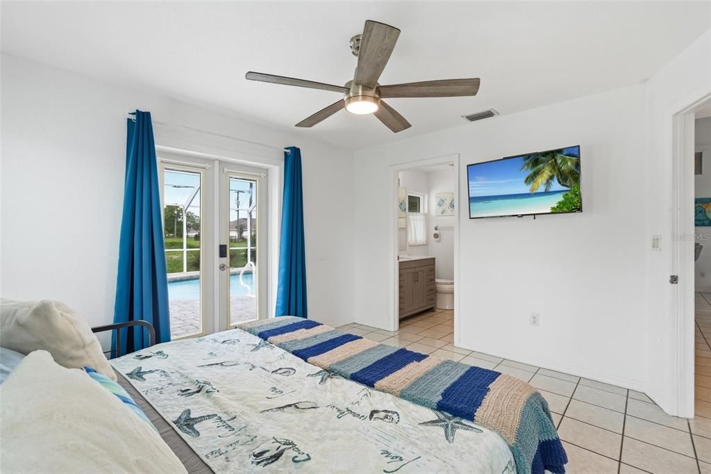 For Sale: $275,000 (2 beds, 2 baths, 1008 Square Feet)