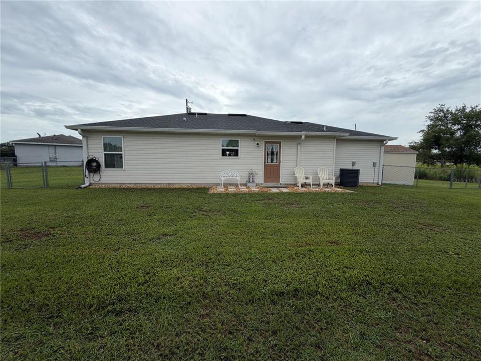 For Sale: $240,900 (3 beds, 2 baths, 1014 Square Feet)