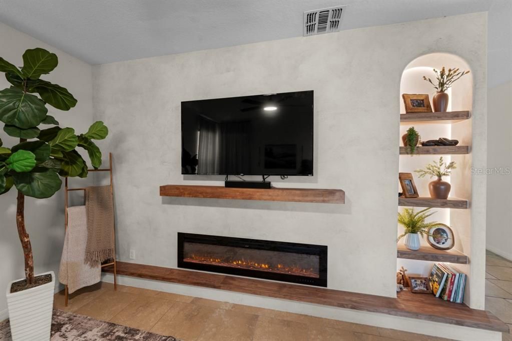 待售: $380,000 (3 贝兹, 2 浴室, 2037 平方英尺)