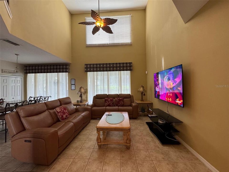 En Venta: $498,000 (8 camas, 5 baños, 2881 Pies cuadrados)