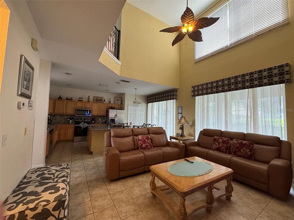 En Venta: $498,000 (8 camas, 5 baños, 2881 Pies cuadrados)
