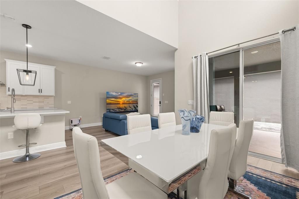 En Venta: $549,900 (3 camas, 2 baños, 2031 Pies cuadrados)