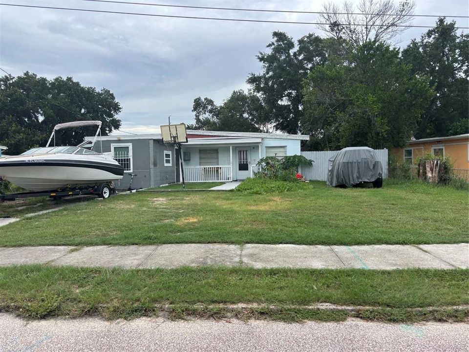 Active With Contract: $139,900 (3 beds, 1 baths, 961 Square Feet)