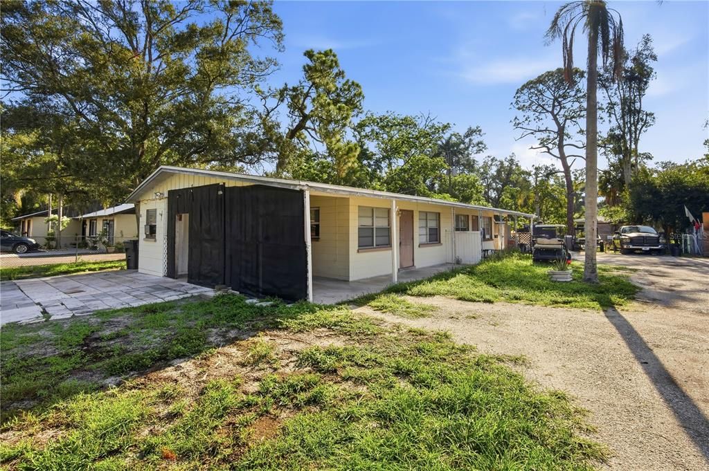 For Rent: $1,300 (1 beds, 1 baths, 1056 Square Feet)