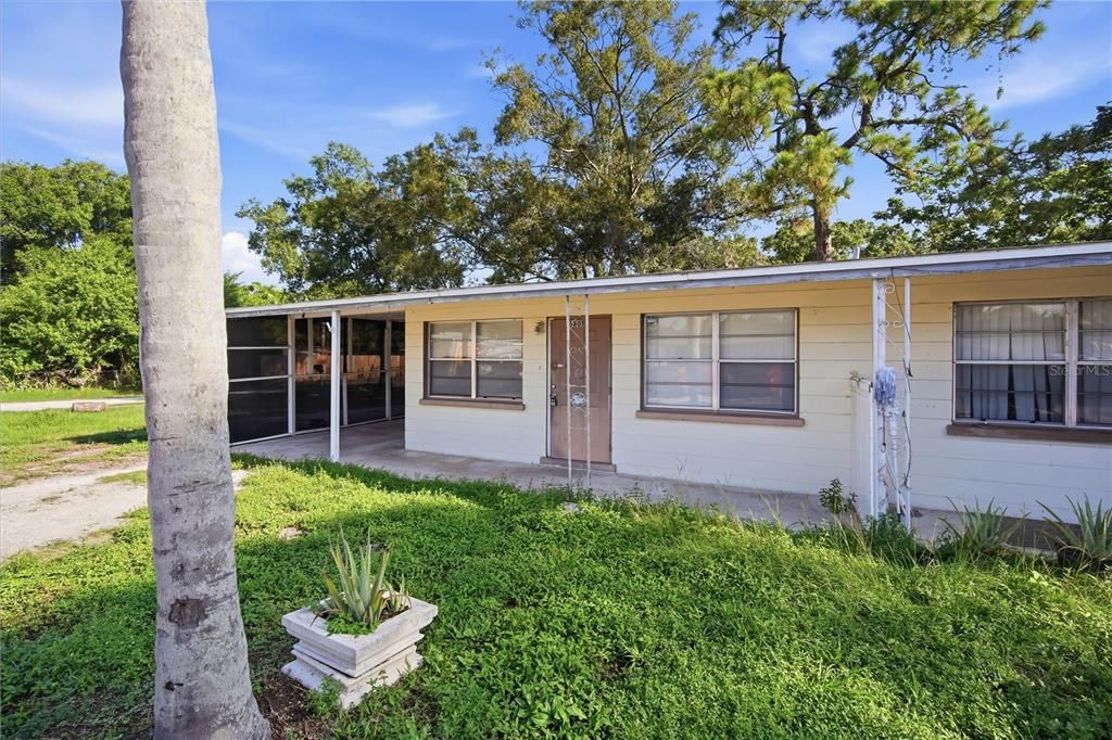For Rent: $1,300 (1 beds, 1 baths, 1056 Square Feet)