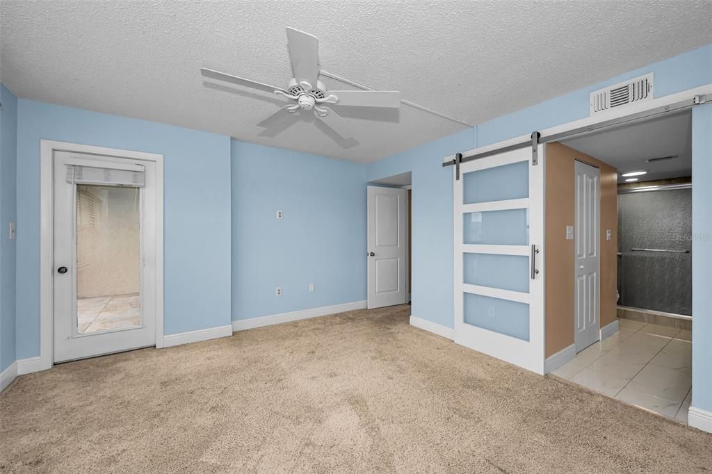 Activo con contrato: $319,500 (2 camas, 2 baños, 1030 Pies cuadrados)