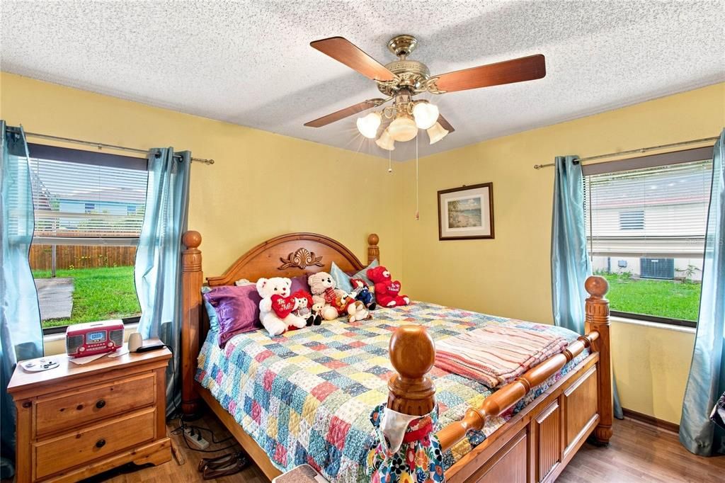 На продажу: $269,000 (3 спален, 2 ванн, 1345 Квадратных фут)