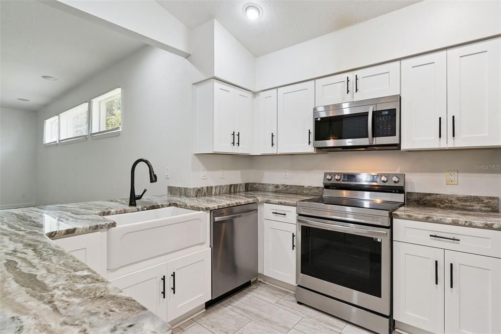 For Sale: $389,900 (3 beds, 2 baths, 1669 Square Feet)