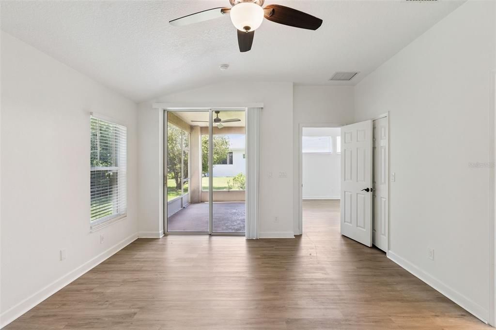 For Sale: $389,900 (3 beds, 2 baths, 1669 Square Feet)