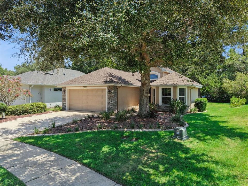 For Sale: $389,900 (3 beds, 2 baths, 1669 Square Feet)