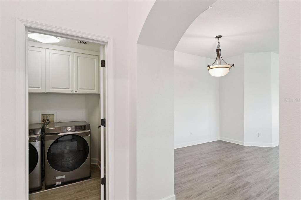 For Sale: $389,900 (3 beds, 2 baths, 1669 Square Feet)