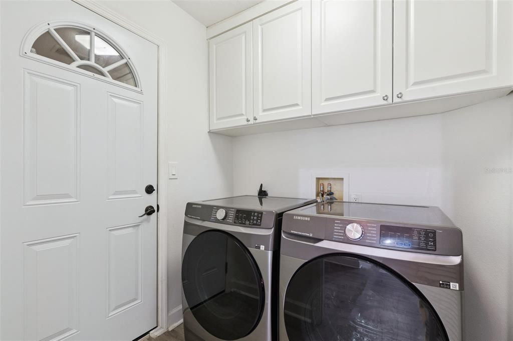For Sale: $389,900 (3 beds, 2 baths, 1669 Square Feet)