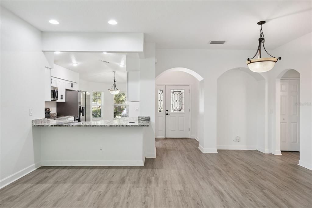 For Sale: $389,900 (3 beds, 2 baths, 1669 Square Feet)