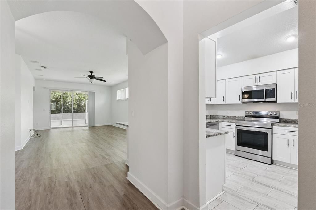 For Sale: $389,900 (3 beds, 2 baths, 1669 Square Feet)