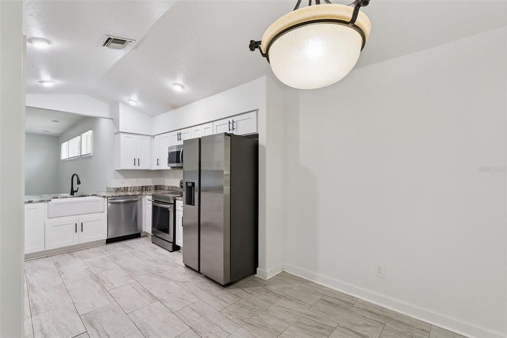 For Sale: $389,900 (3 beds, 2 baths, 1669 Square Feet)