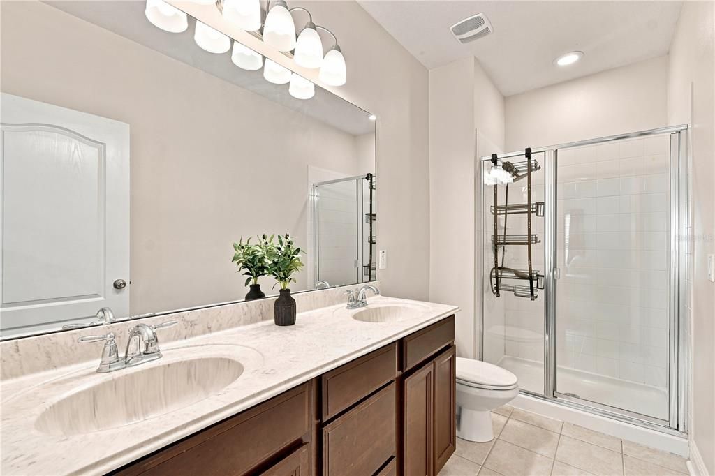 For Sale: $335,000 (3 beds, 2 baths, 1550 Square Feet)