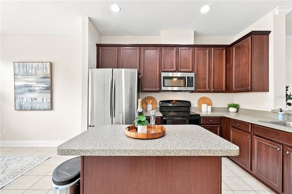 For Sale: $335,000 (3 beds, 2 baths, 1550 Square Feet)