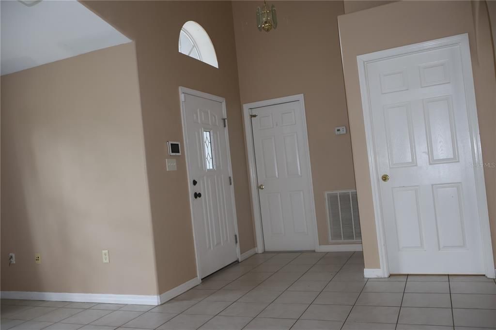 For Rent: $2,900 (3 beds, 2 baths, 1518 Square Feet)