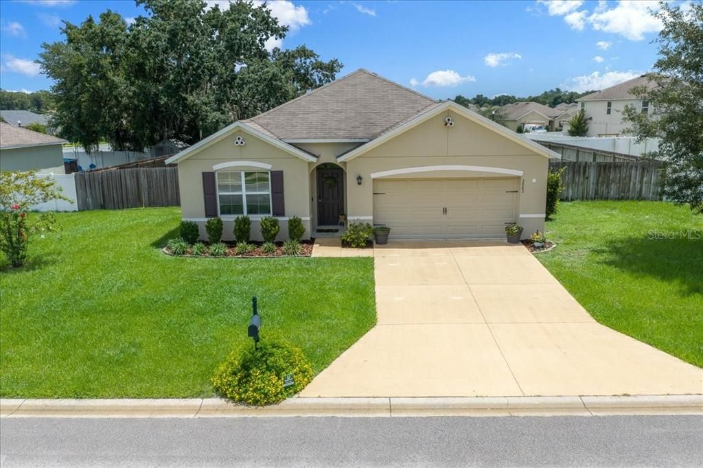 For Sale: $289,900 (4 beds, 2 baths, 1827 Square Feet)