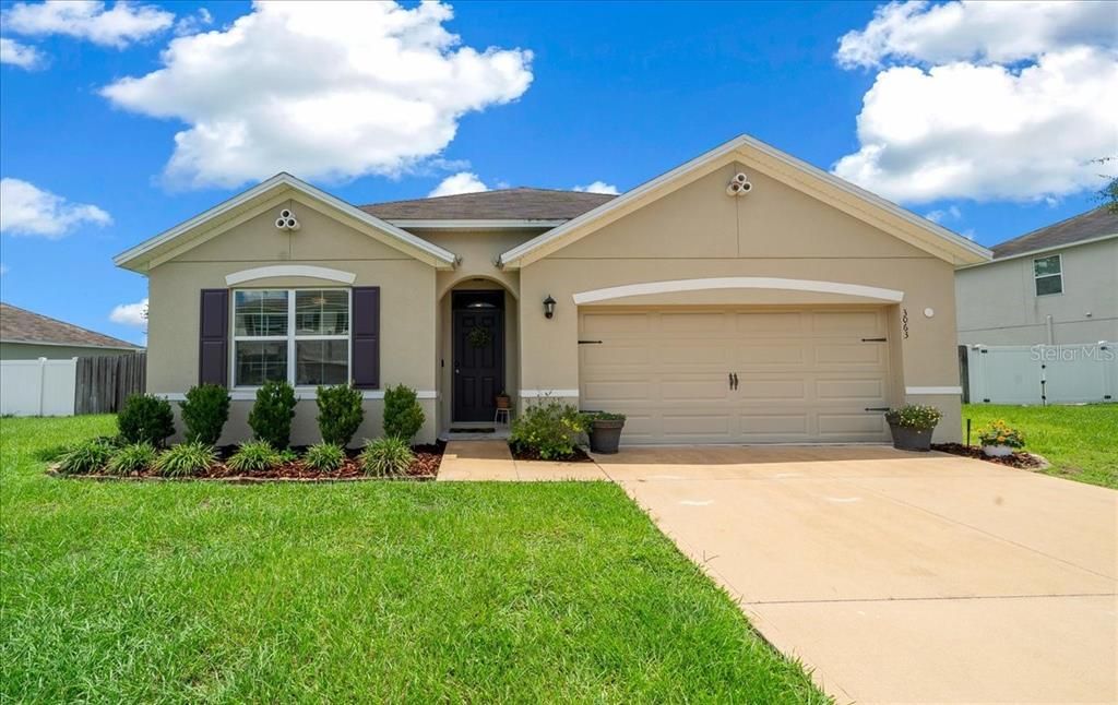 For Sale: $289,900 (4 beds, 2 baths, 1827 Square Feet)