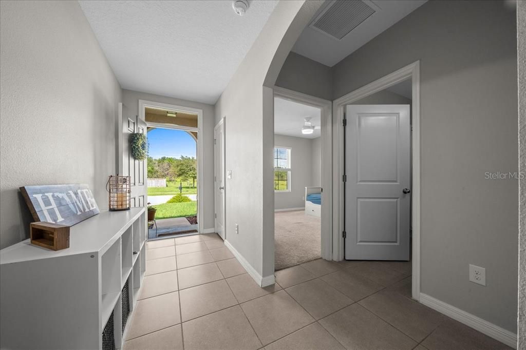 For Sale: $289,900 (4 beds, 2 baths, 1827 Square Feet)